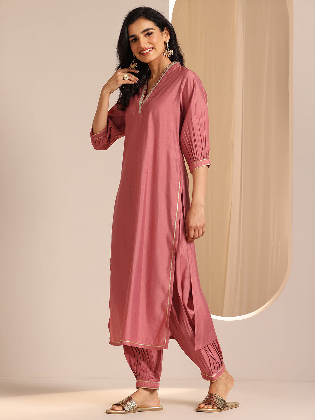Gerua Peach Solid Silk Blend Straight Suit Set With Dupatta