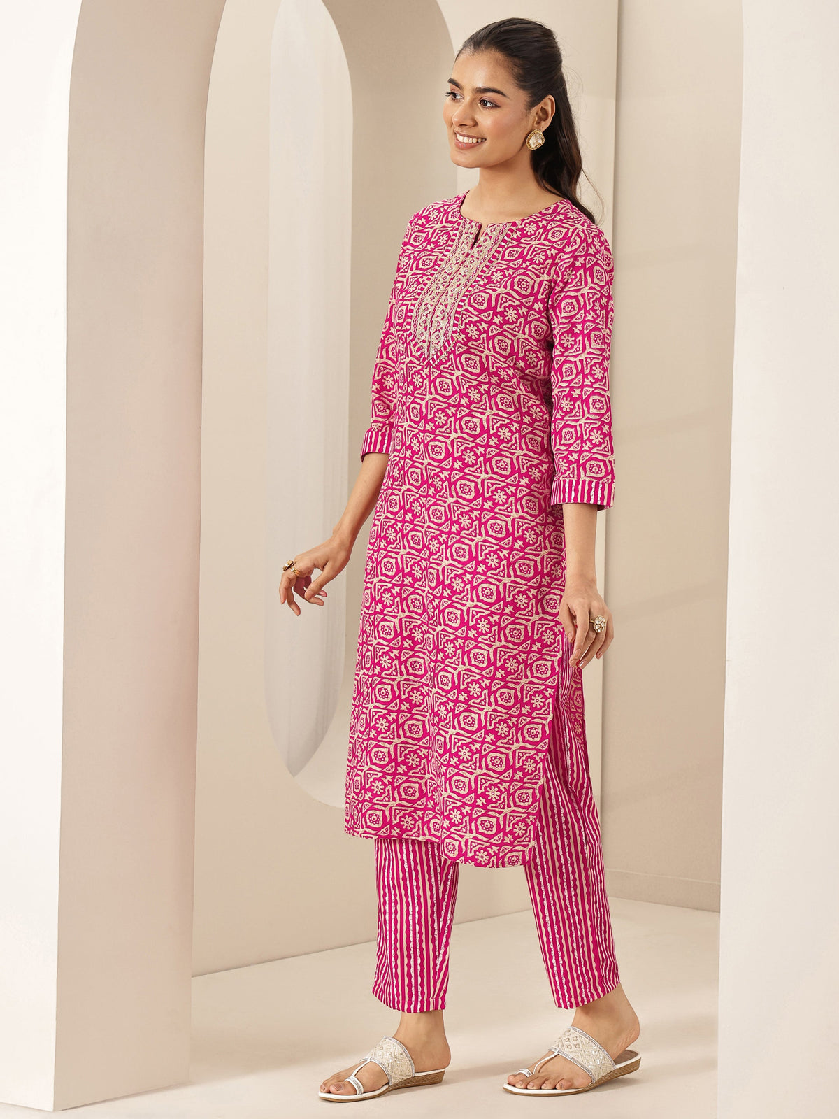 Libas Pink Printed Cotton Blend Straight Suit Sets With Dupatta