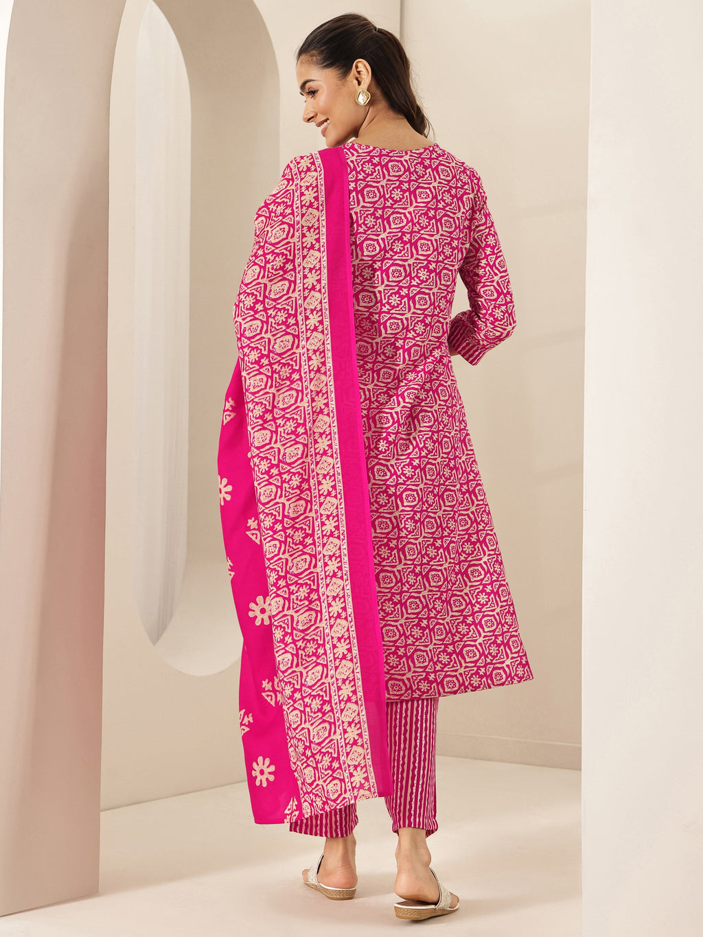 Libas Pink Printed Cotton Blend Straight Suit Sets With Dupatta