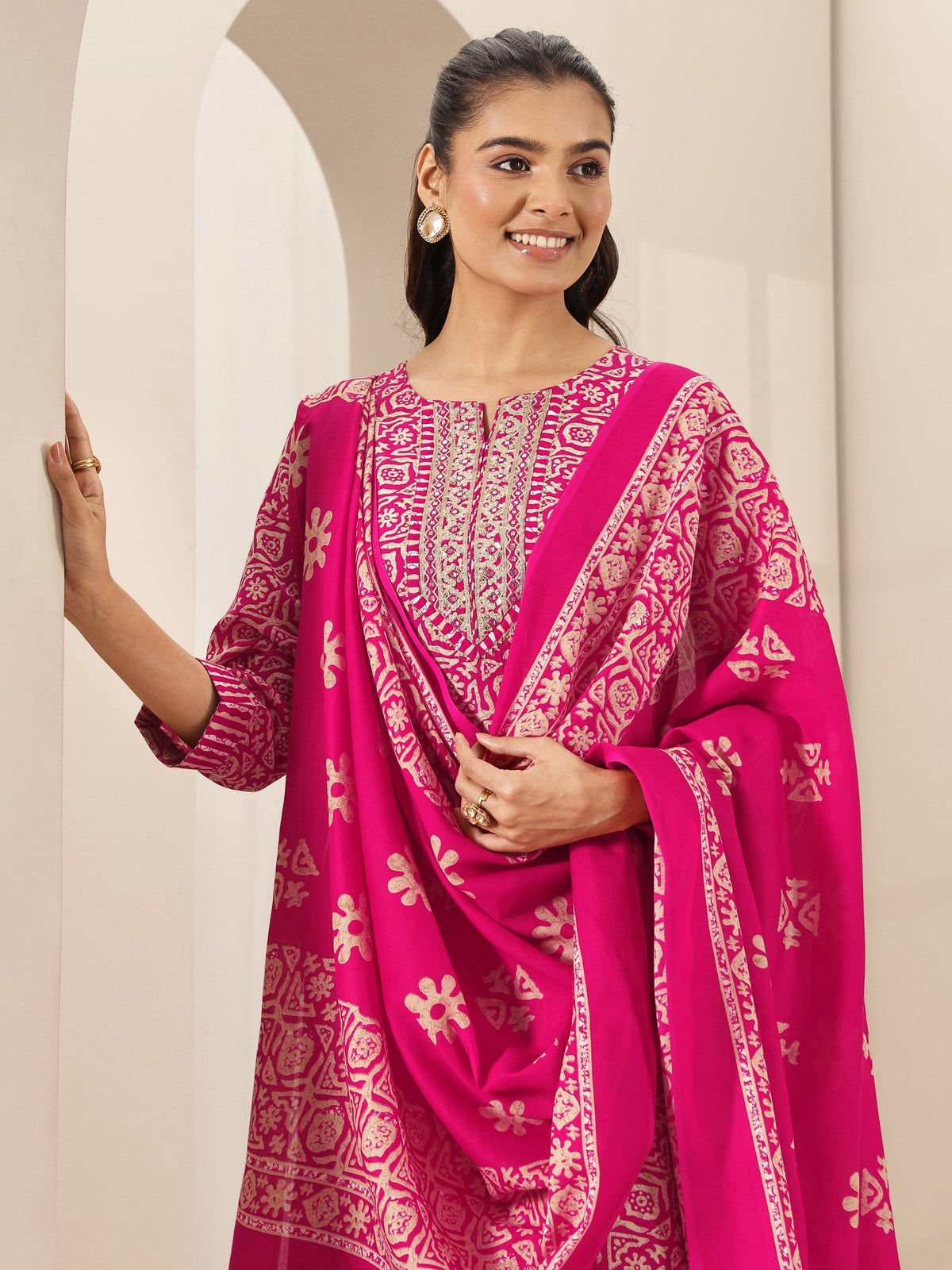 Libas Pink Printed Cotton Blend Straight Suit Sets With Dupatta