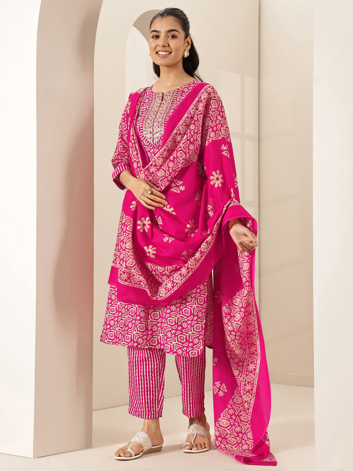 Libas Pink Printed Cotton Blend Straight Suit Sets With Dupatta