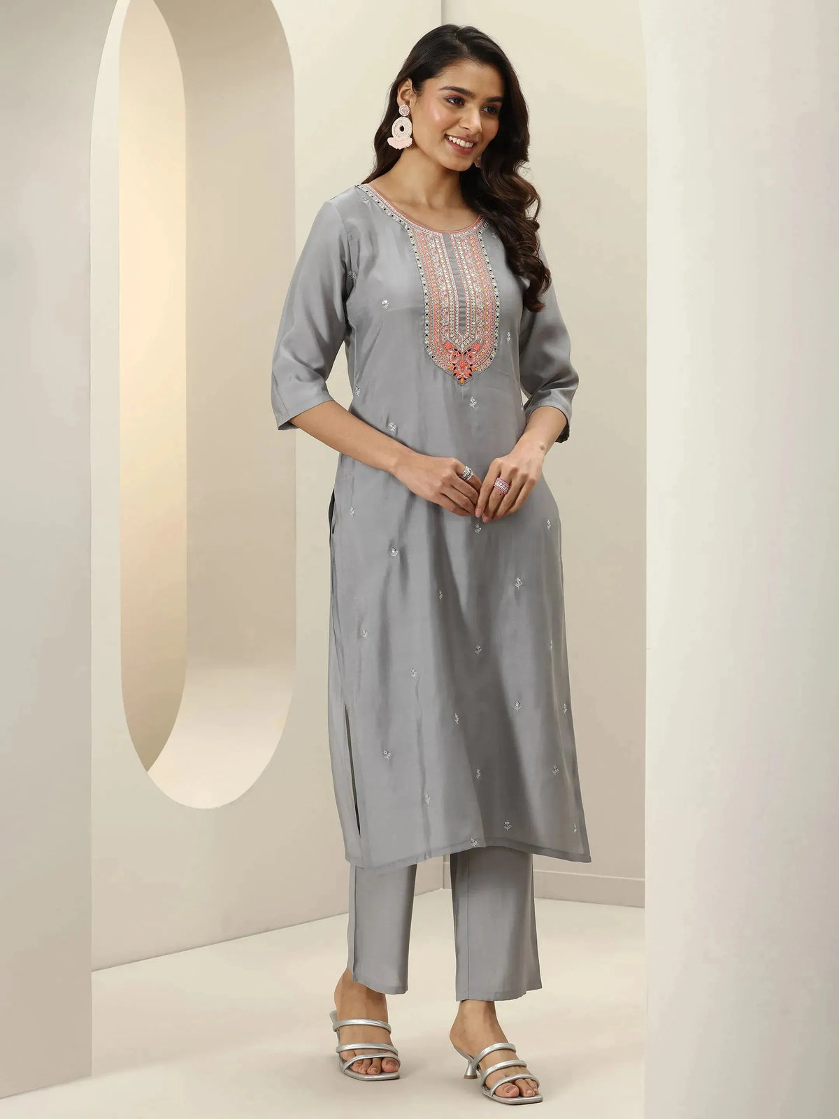 Gerua Grey Embroidered Silk Blend Straight Suit Sets With Dupatta