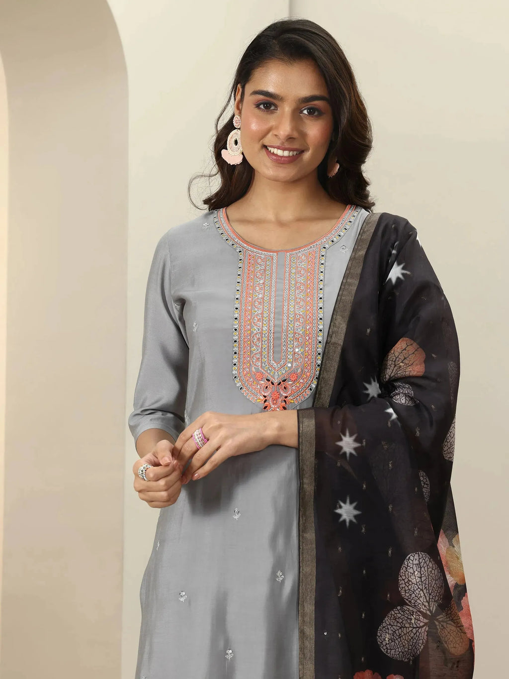Gerua Grey Embroidered Silk Blend Straight Suit Sets With Dupatta
