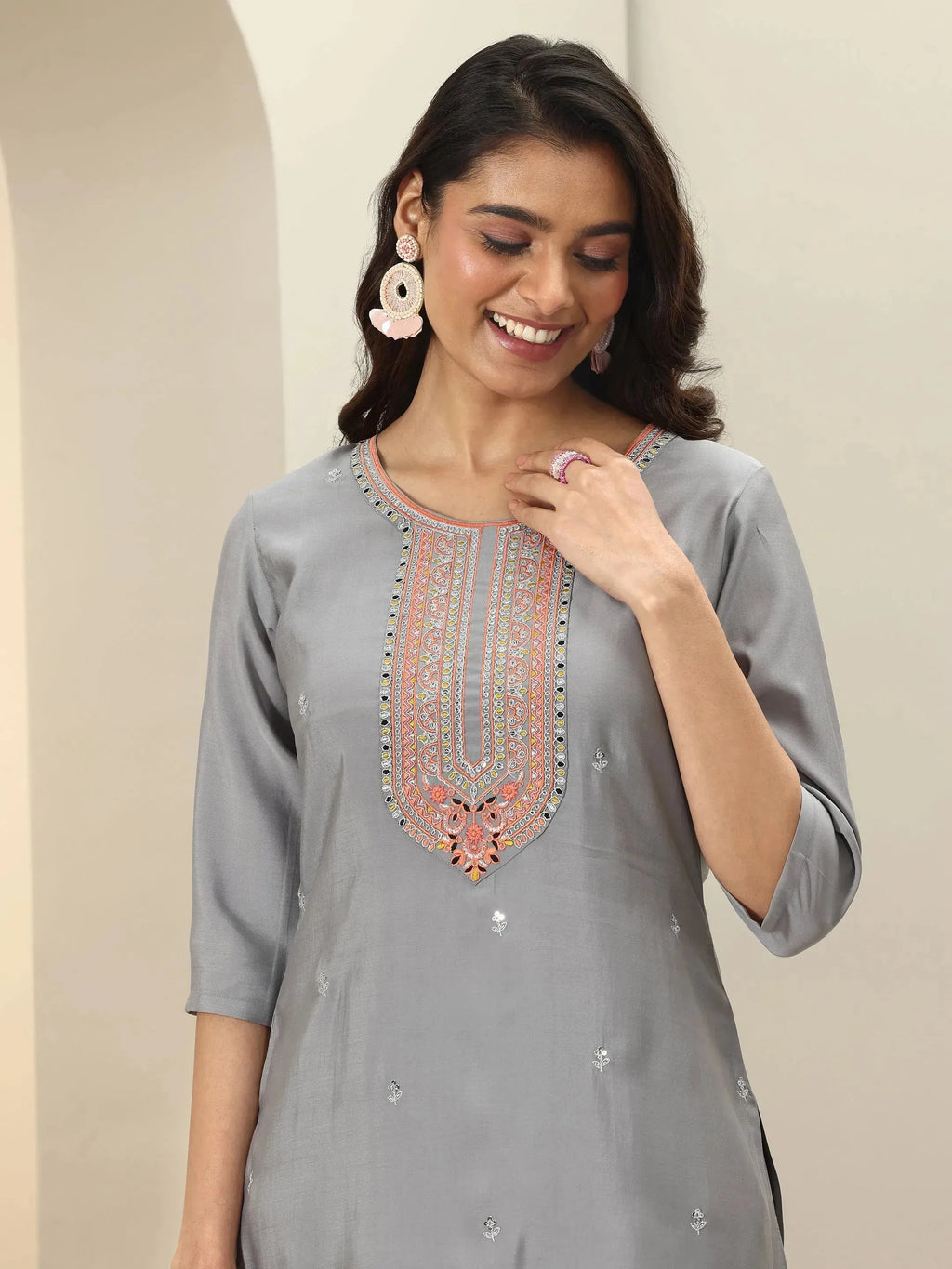 Gerua Grey Embroidered Silk Blend Straight Suit Sets With Dupatta