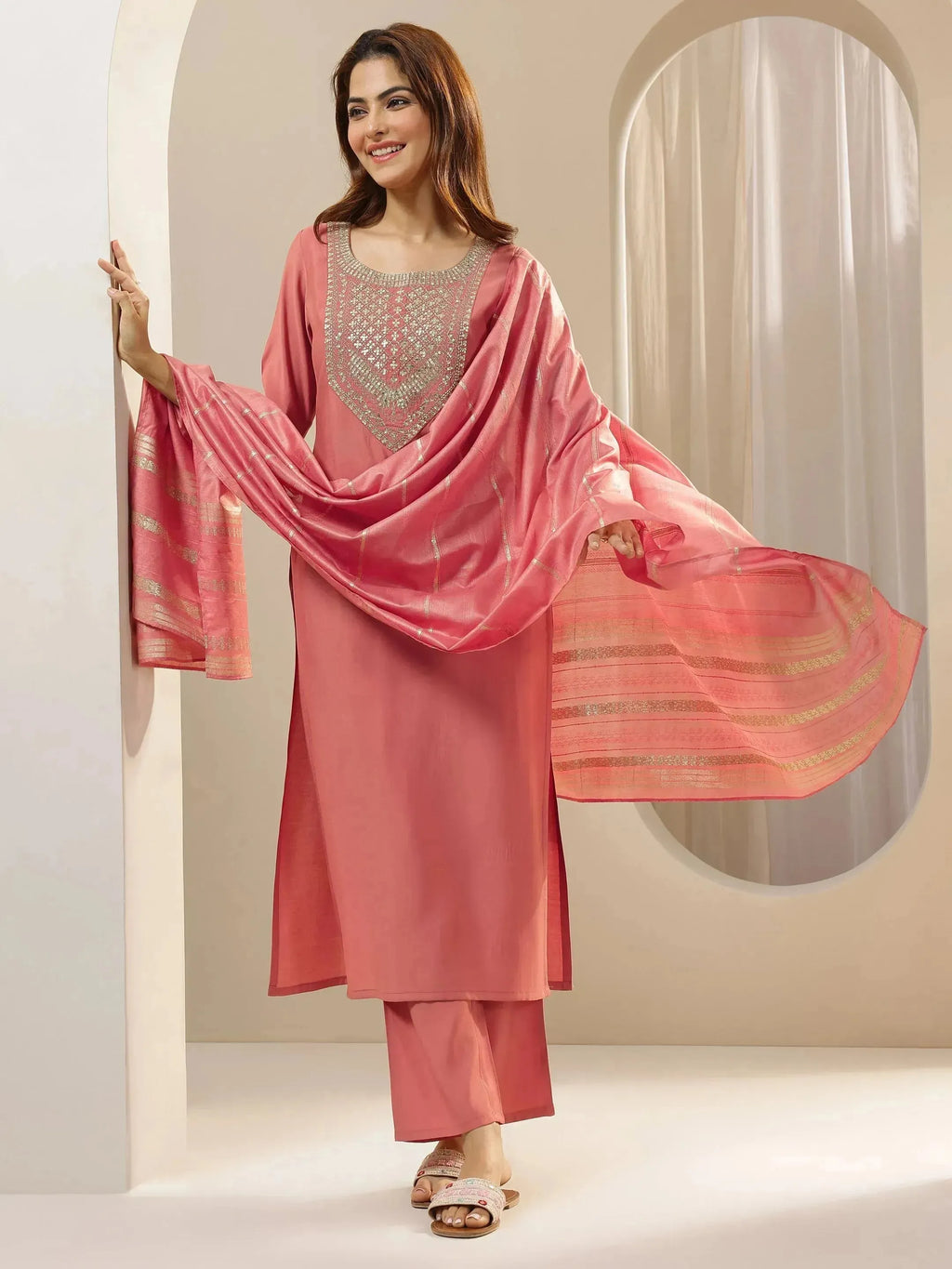 Gerua Peach Embroidered Silk Blend Straight Suit Sets With Dupatta