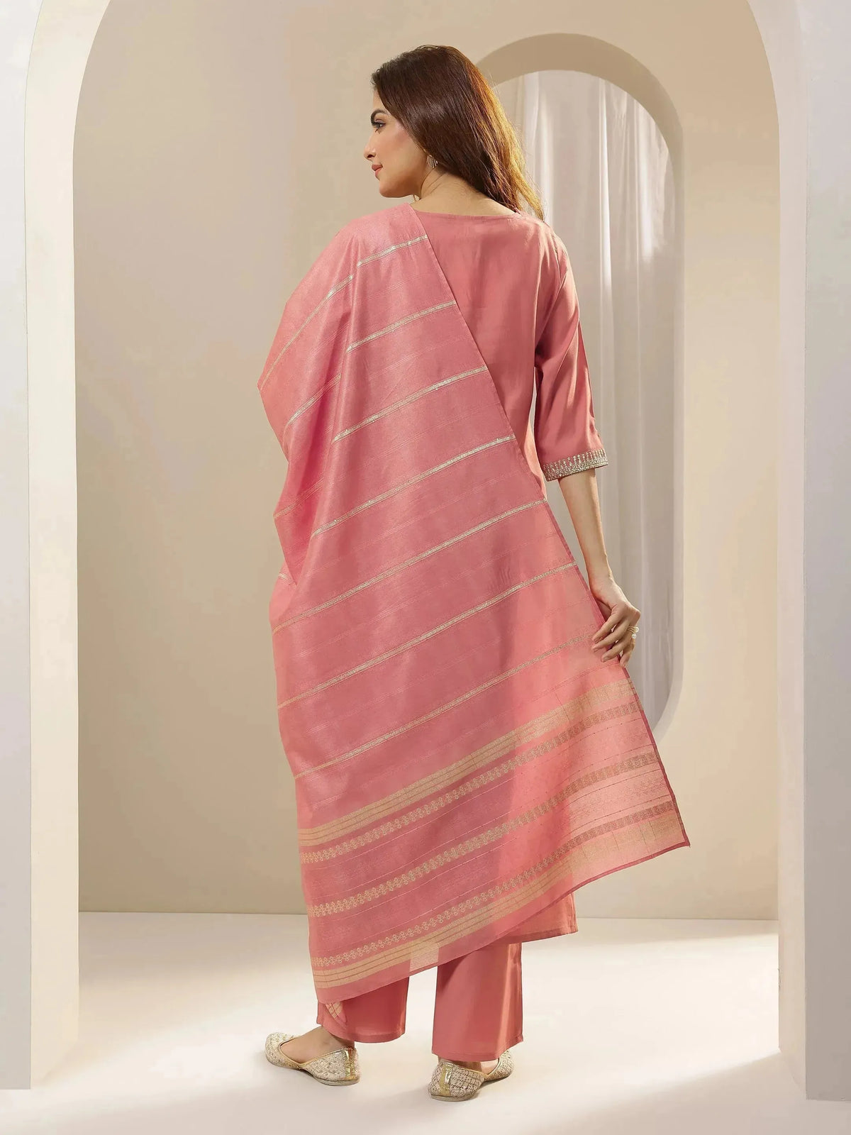 Gerua Peach Embroidered Silk Blend Straight Suit Sets With Dupatta