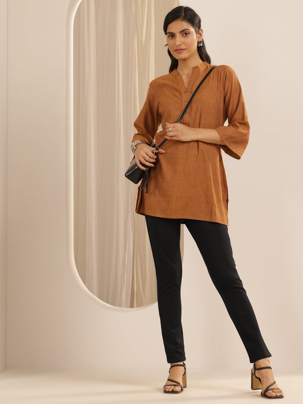 Gerua Black Solid Rayon Blend Jegging