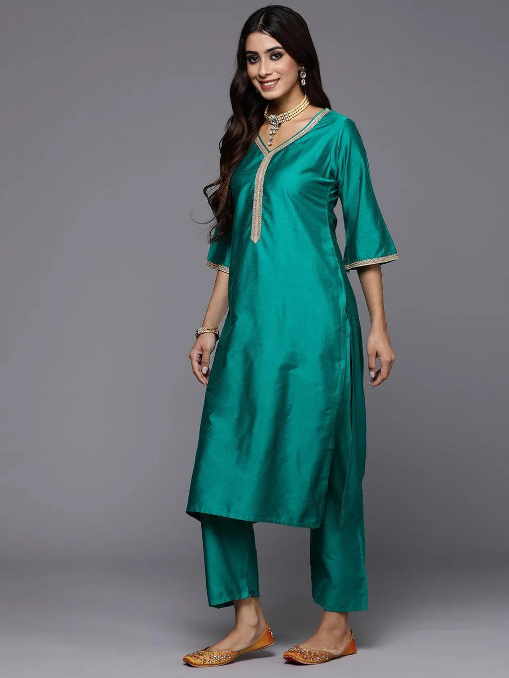 Gerua Green Solid Silk Blend Straight Suit With Dupatta