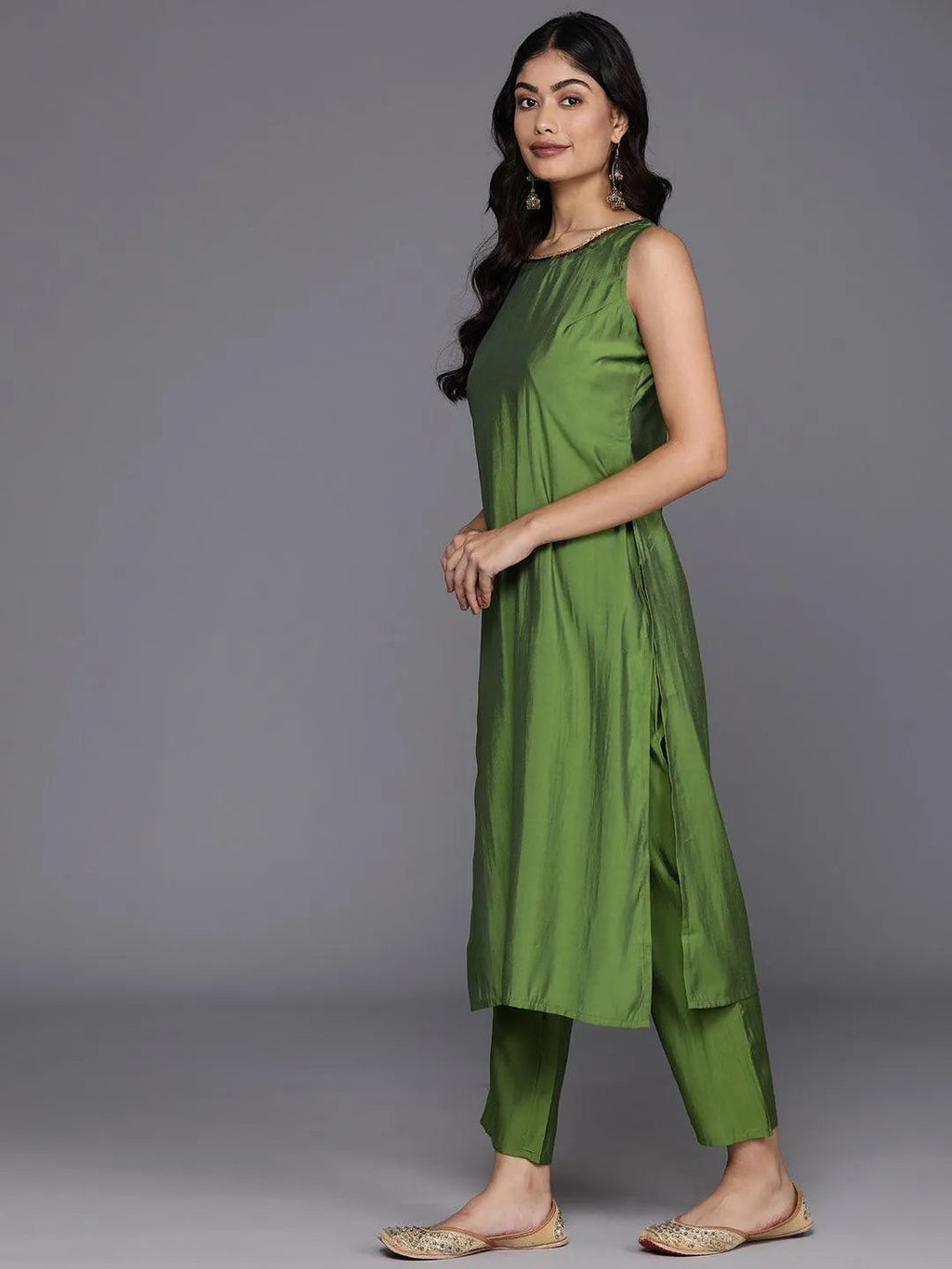 Gerua Green Solid Silk Blend Straight Suit With Dupatta