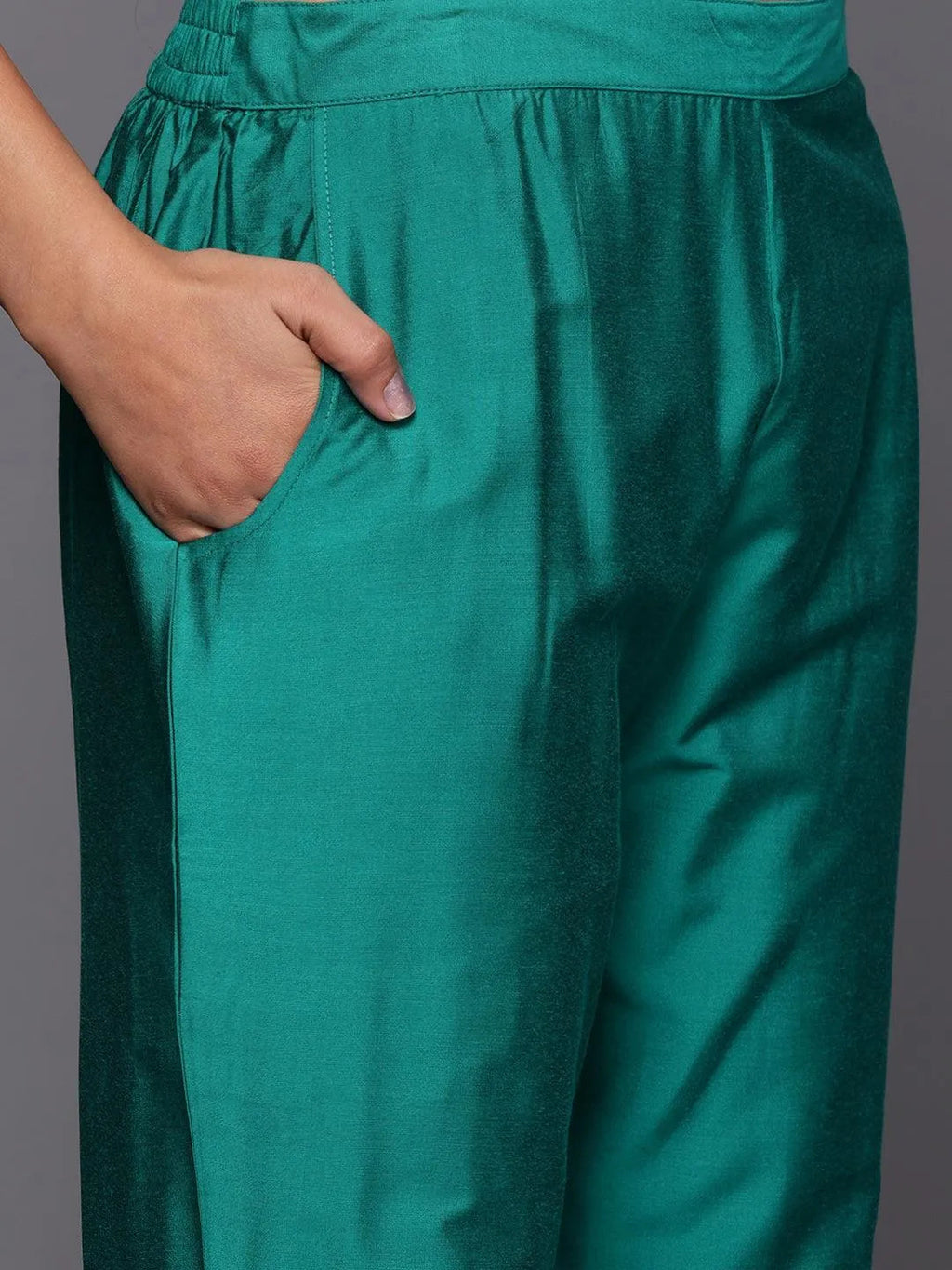 Gerua Green Solid Silk Blend Straight Suit With Dupatta