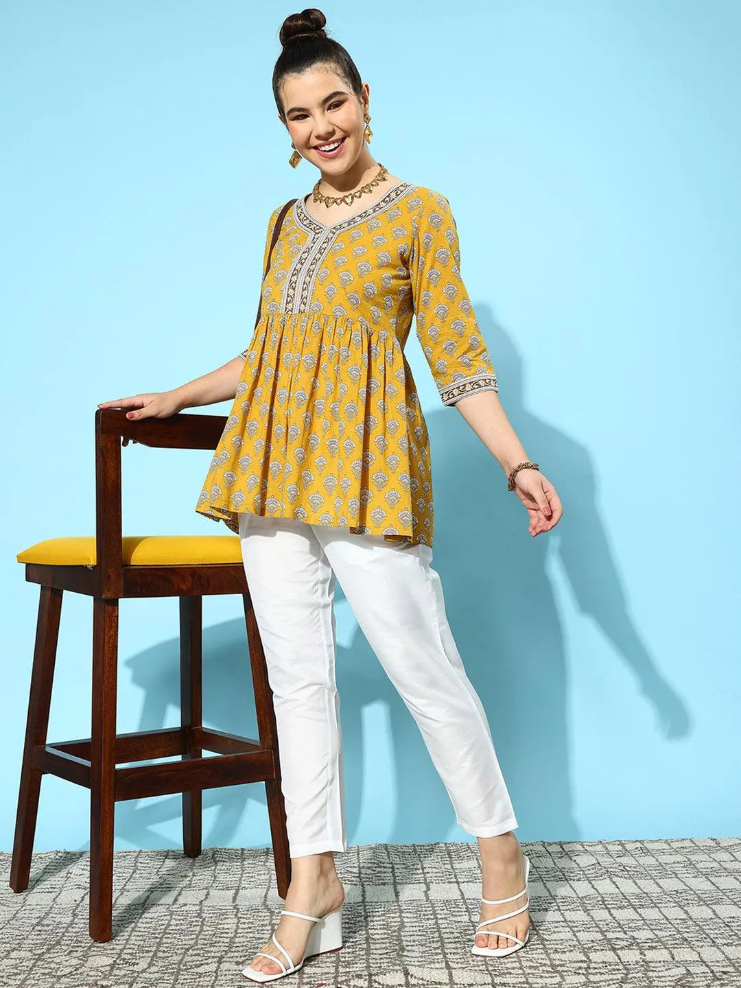 Libas White Solid Silk Trousers